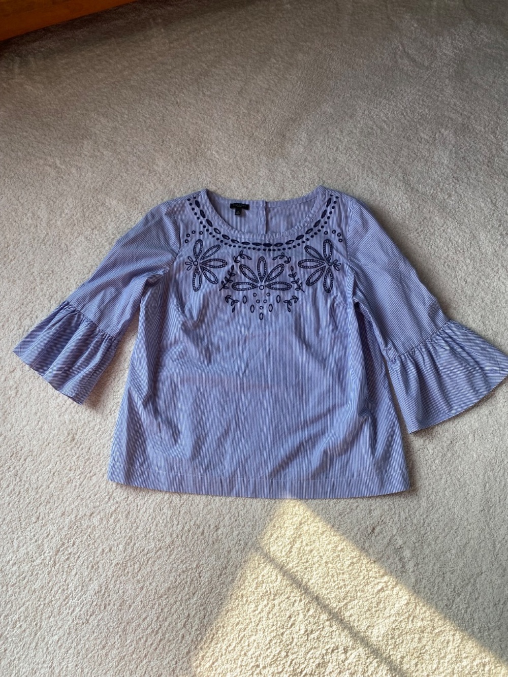 Talbots embroidered  bell sleeve top size LARGE PETITE